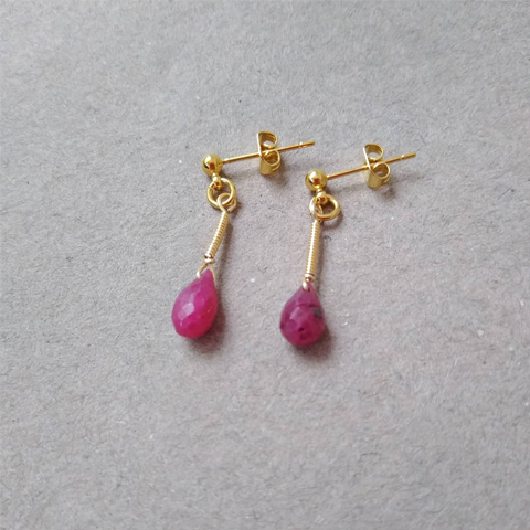 Aretes con rubíes